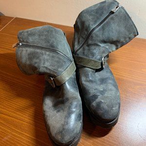 Jimmy Choo Gray Boot with Red Fleece (42.5M)